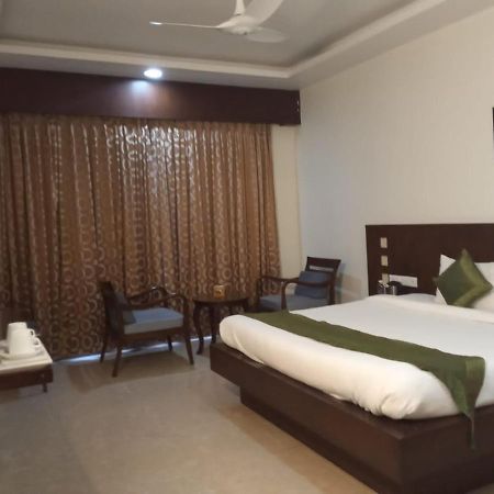 Rns One Hotel Subrahmanya ภายนอก รูปภาพ