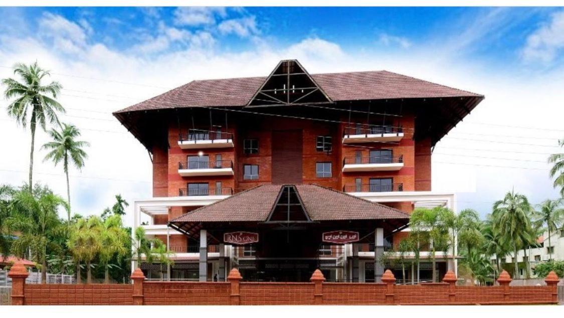 Rns One Hotel Subrahmanya ภายนอก รูปภาพ