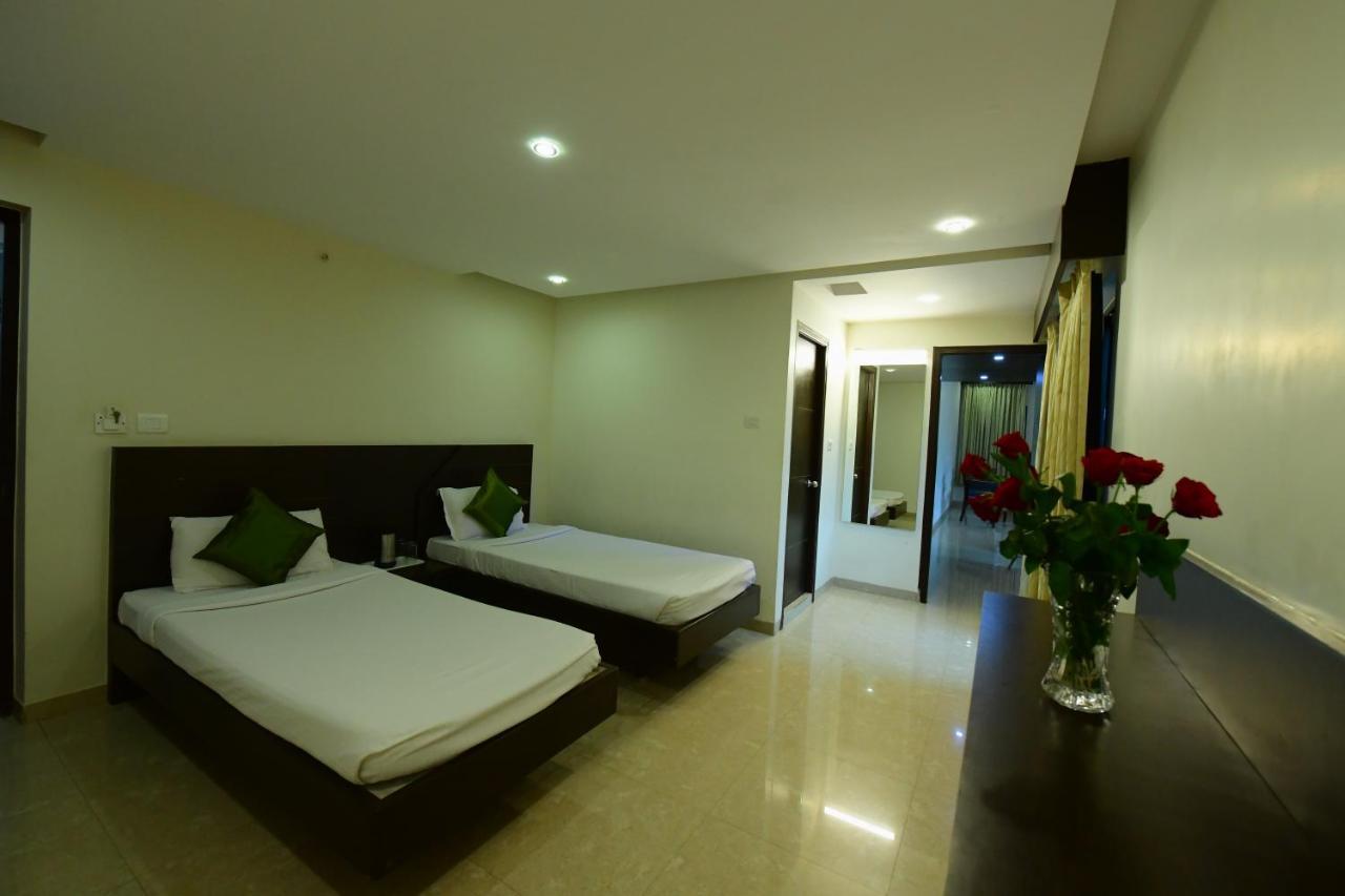 Rns One Hotel Subrahmanya ภายนอก รูปภาพ