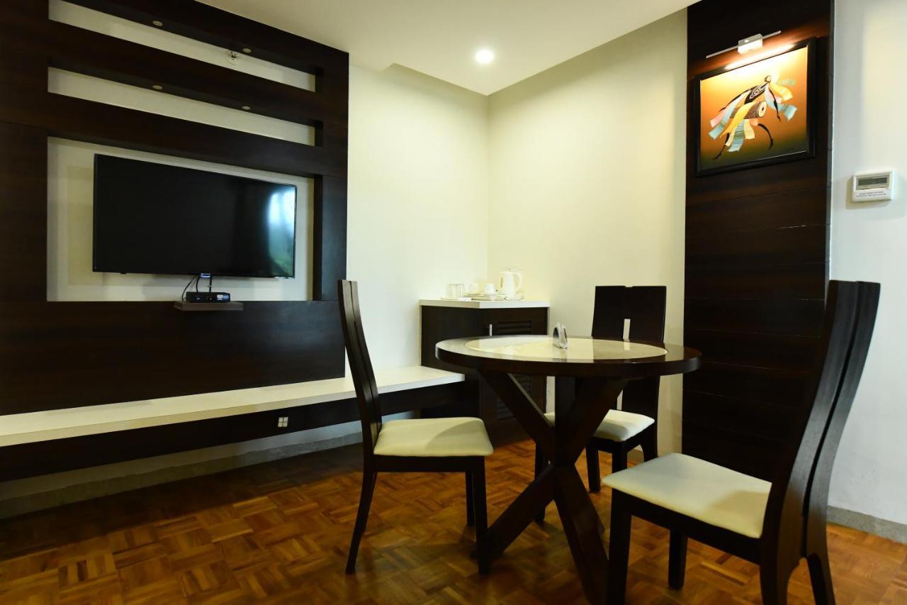 Rns One Hotel Subrahmanya ภายนอก รูปภาพ