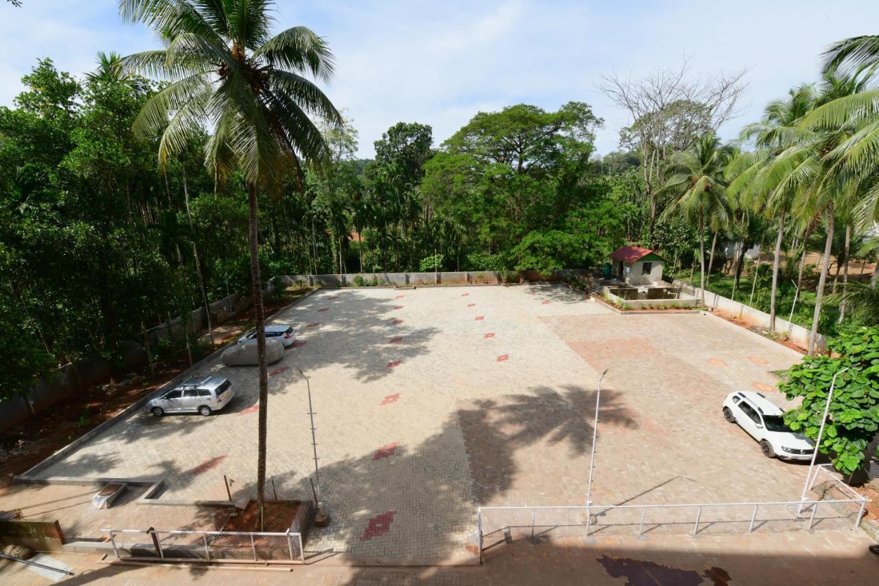 Rns One Hotel Subrahmanya ภายนอก รูปภาพ